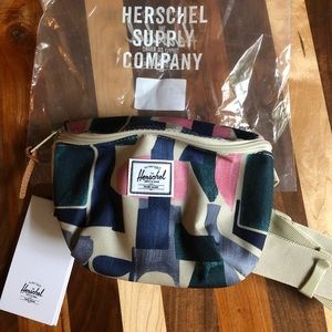 Hershel Fourteen hip bag / crossbody